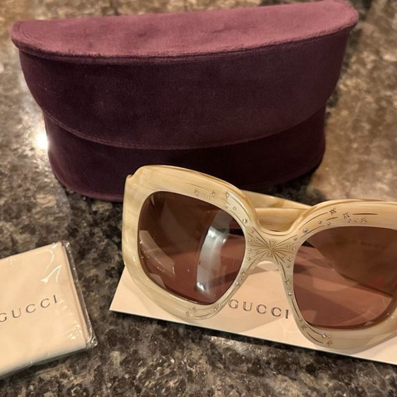 Gucci Hollywood Forever Saks exclusive 48mm sunglasses Beige 1,000 - Picture 5 of 7